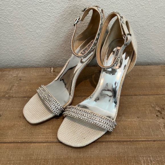 Badgley Mischka Campbell Silver Jeweled Sandal Ankle Strap High Heel Size 9 - Picture 1 of 9